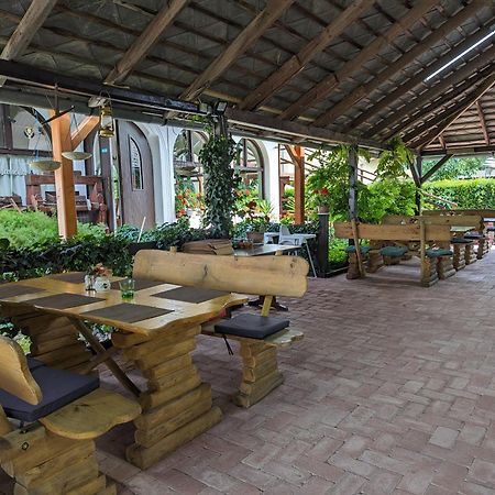 Margareta Etterem Es Vendeghaz Gasthaus Balatonberény Dış mekan fotoğraf