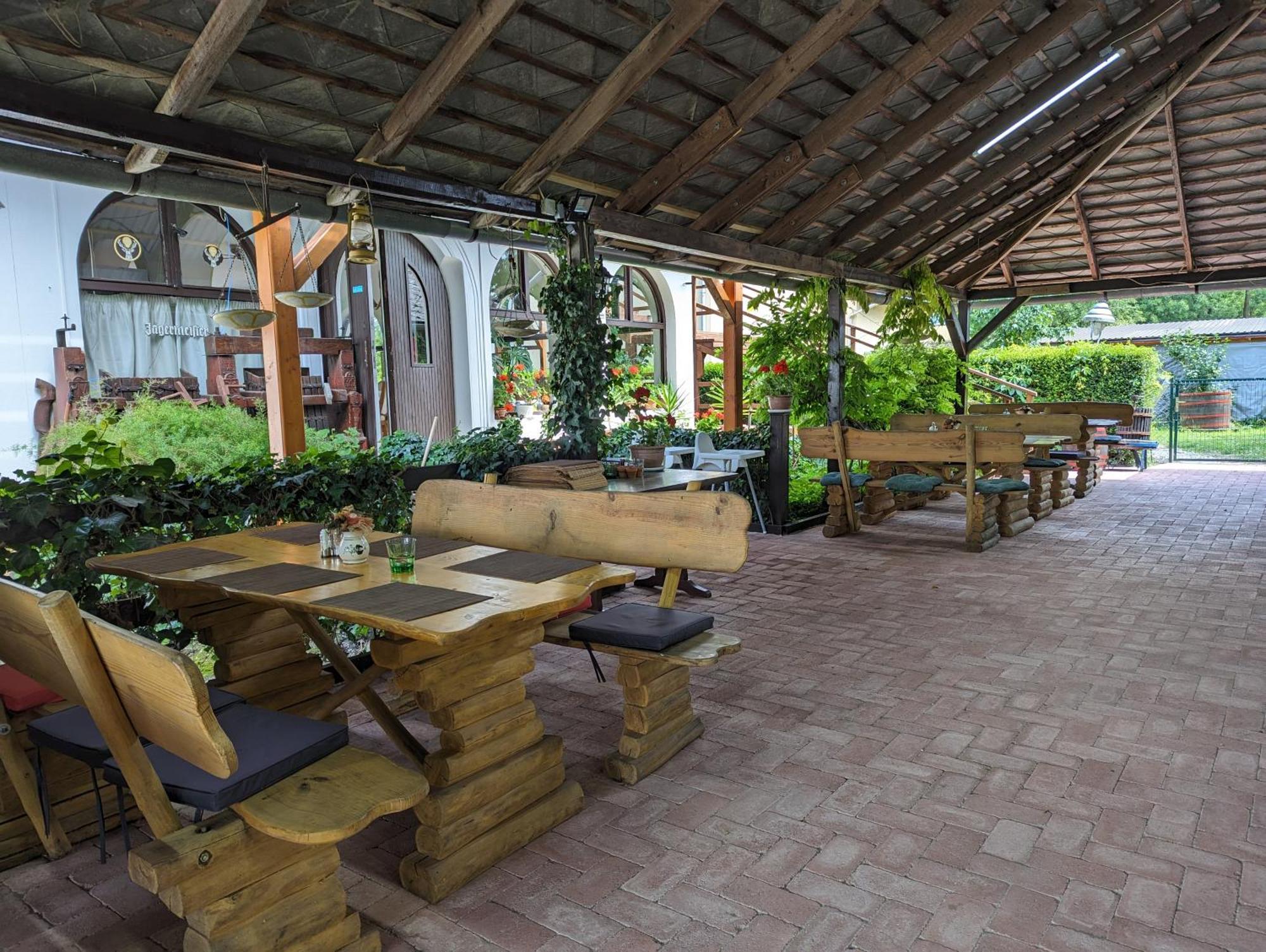 Margareta Etterem Es Vendeghaz Gasthaus Balatonberény Dış mekan fotoğraf